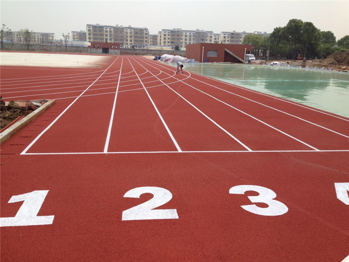湖北襄陽二十二中塑膠跑道施工